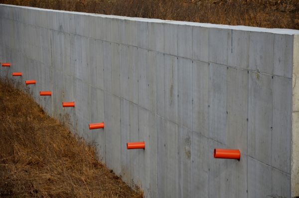 Cost of Retaining Wall Drainage in Lees Summit